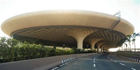 mumbai airport  travelling
