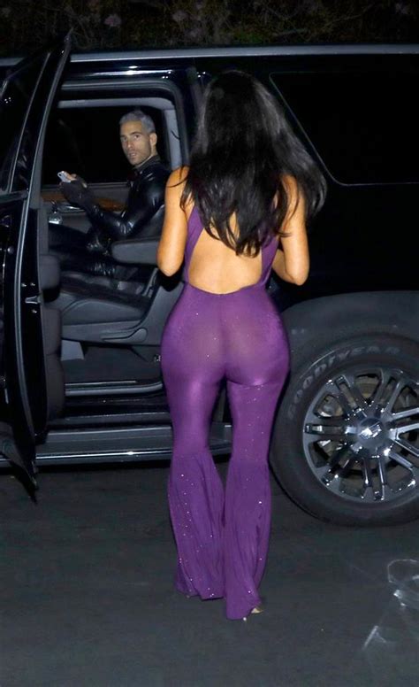 kim kardashian flashes her huge booty for halloween