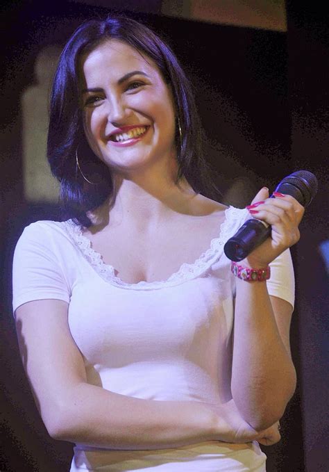 high quality bollywood celebrity pictures elli avram showcasing her amazing body in a figure