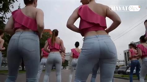 10 Girls Best Hips Dance Belly Girls Hip Dance On Road How To Hip