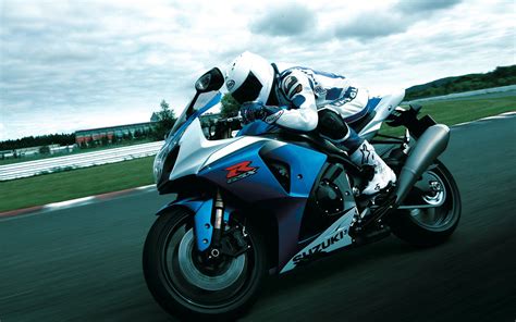 suzuki gsx r1000 action wallpapers hd wallpapers id 5340