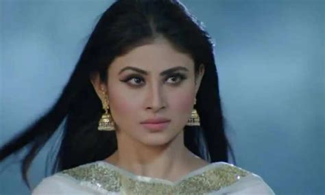Omg Mouni Roy Not To Feature In Naagin 3