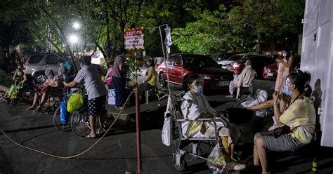Philippines Douses Five Hour Blaze At Manila Hospital