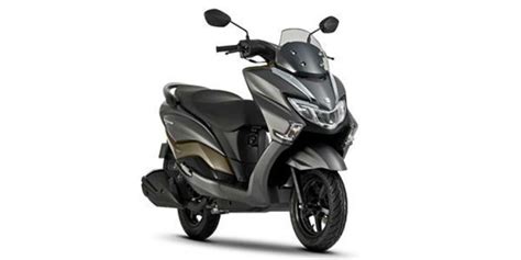 scooters unveiled   auto expo  thatll