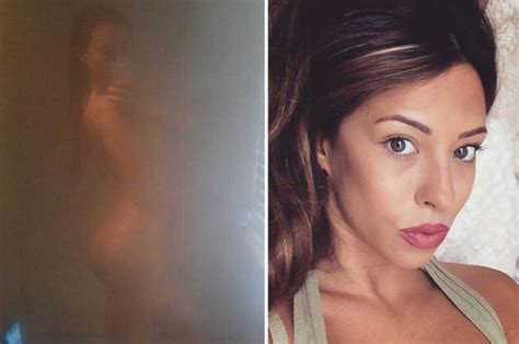 Pascal Craymer Snaps Naked Shower Selfie For Social Media