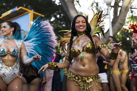 Mardi Gras 2018 Sydney Revellers Strip Off For Raunchy Festival