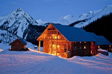 chatter creek mountain lodges canadian rockies backcountry lodge