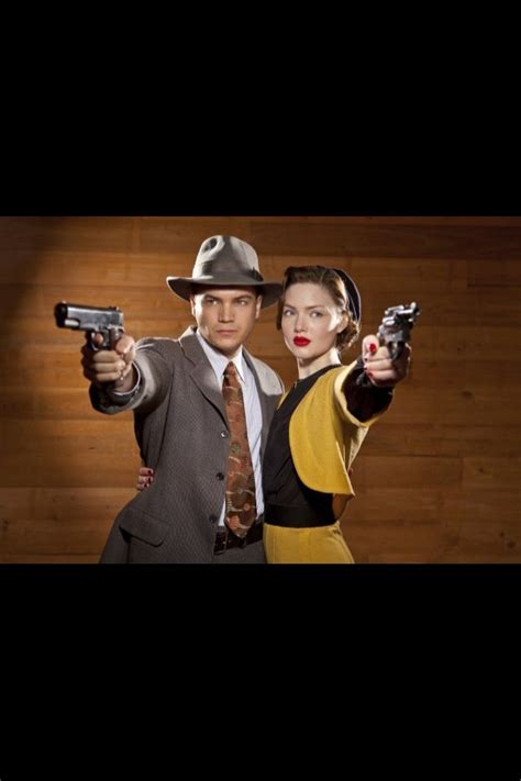 Emile Hirsch As Clyde Barrow And Holliday Grainger As Bonnie