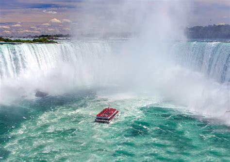 A Day Trip To The Niagara Falls From Toronto Canada