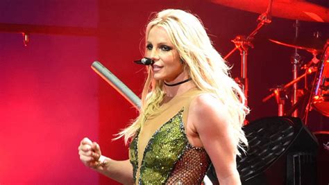britney spears admits she s ‘overwhelmed while sharing