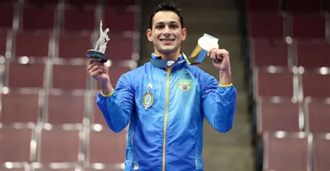 atleta londrinense é campeão de karatê no world games 2022