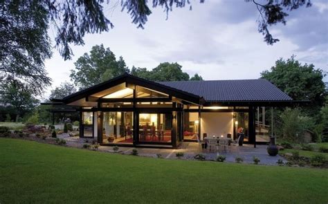 pin  andrea saunders  exteriorroof modern bungalow house design bungalow house design