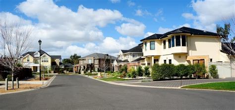 worst suburbs  buying   plan real estate business