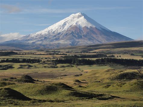 cotopaxi volcano ecuador