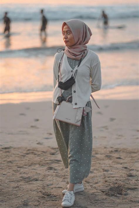 12 Gaya Ootd Ke Pantai Hijab Tampil Stylish