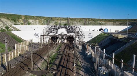 artist xy unveils art  folkestone  coquelles  mark eurotunnel