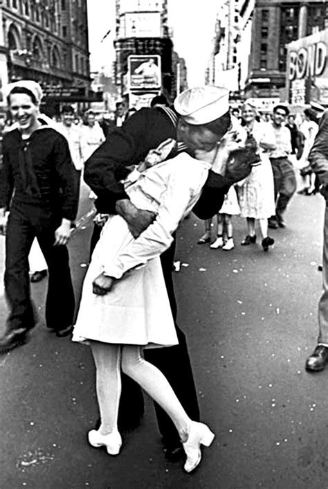 Man Known As Kissing Sailor In Wwii Era Image Dies San Antonio