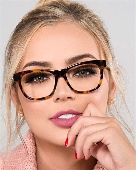 Pin By Patricia On Eyes And Faces Blonde With Glasses Glasses Makeup