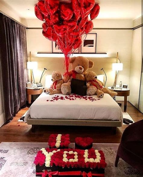 30 Romantic Valentine Bedroom Decor Ideas You Should Try In 2020 With