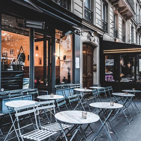 french cafe scene    visit   paris