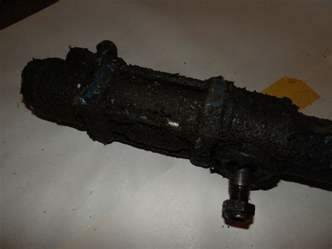 ford  diesel utility tractor power steering cylinder