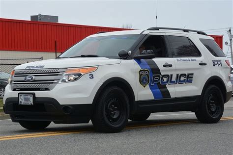 ford explorer police cars ford police police car pictures