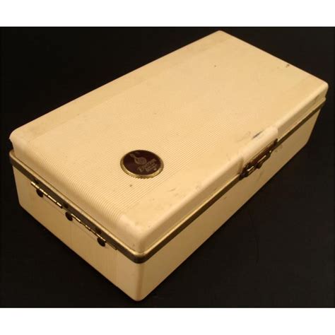 emerson portable tube radio model  vintage
