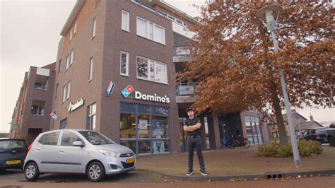 dominos opent eerste winkel  panningen dominos newsroom