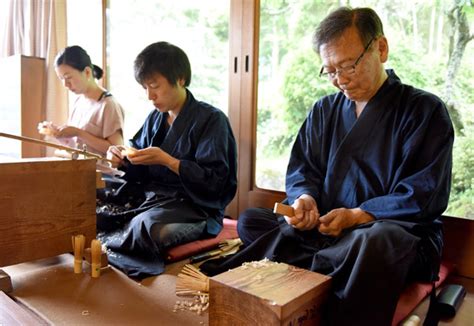 sabun kubo right head of chikumeido his son sayuki center