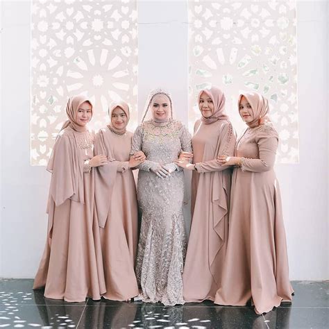 45 Model Dress Bridesmaid Hijab Modern And Elegan 2020