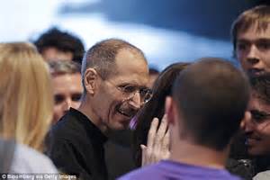Becoming Steve Jobs Biography Reveals How Bill Gates Paid