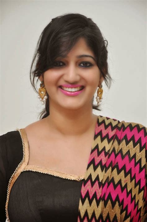 divya s menon telugu cute singer and kerala tv anchor latest stills photos hd latest tamil