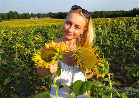 caring ukraine woman alisa from kiev 38 yo hair color blond
