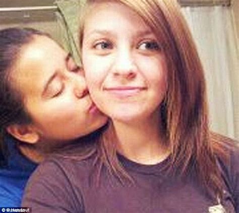 Lesbian Teens Kiss Tinyteens Pics