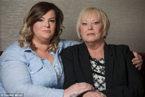 Mum Turns Back On Cancer Fraud Daughter Kelsey Whitehead Daily Mail