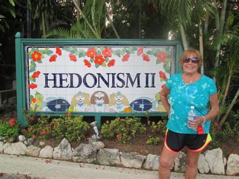 entertainment crew are talented and very friendly picture of hedonism ii negril tripadvisor