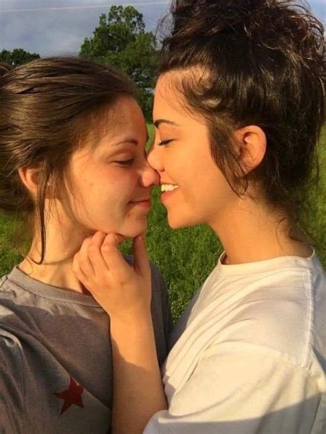 pin by inaya abdi on amor cute lesbian couples lesbian girlfriend goals
