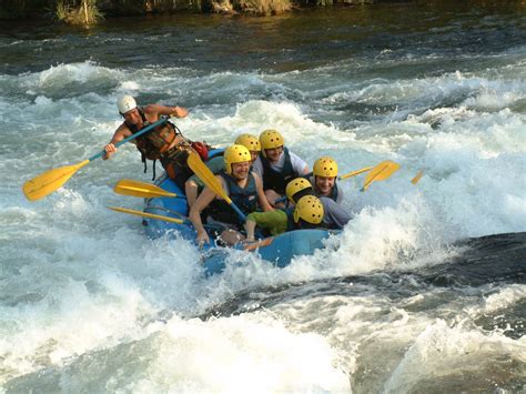 8 adventure sports destinations in india that will give any adrenaline