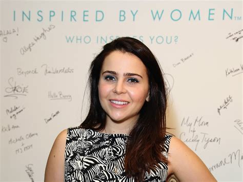 mae whitman not hot enough sexist hollywood under fire for recasting