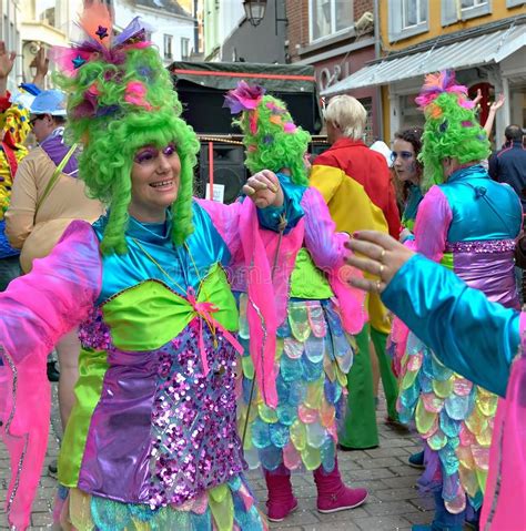 carnaval  halle belgie redactionele stock foto image  luim