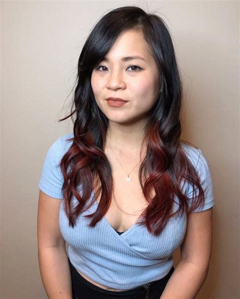 literally just a picture of a cute asian girl with no context upvotes to the left