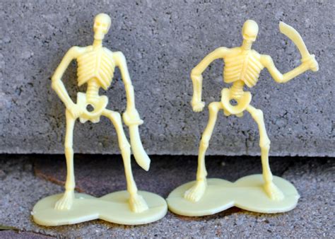 fantasy toy soldiers ningbowalgreens  spooky skeleton toy figures