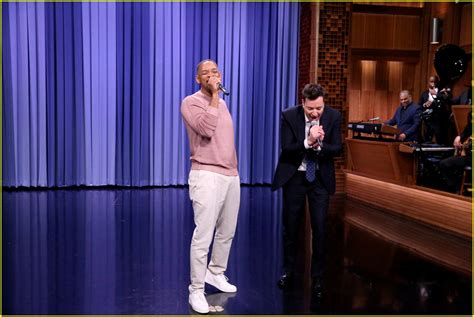 will smith and jimmy fallon perform medley of 11 tv show theme songs