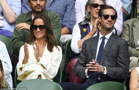 a cheer for federer and a kiss for his mrs daily mail online
