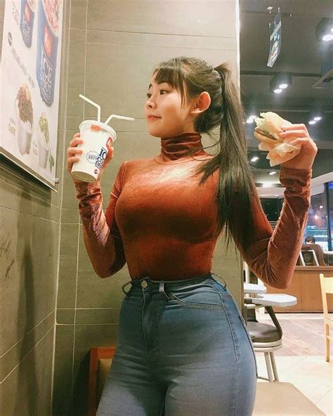 6 Best U Laurasleftboob Images On Pholder Thicc Korean Eating A Hamburger