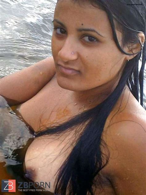 Naked Indian Stunner Swimming Zb Porn