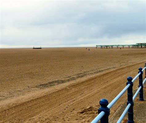 st annes sands photo uk beach guide