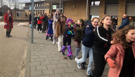 optocht met school tijdens carnaval  moergestel oisterwijk nieuws