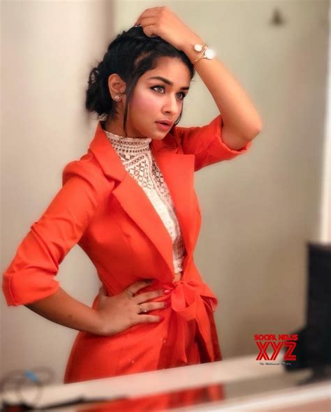 Actress Avneet Kaur Glam Stills Social News Xyz