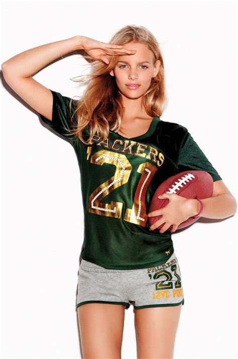 victoria s secret pink announces the expansion of their nfl collection